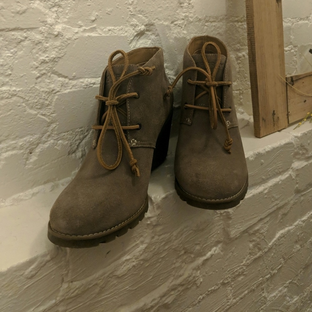 Sperry wedge booties